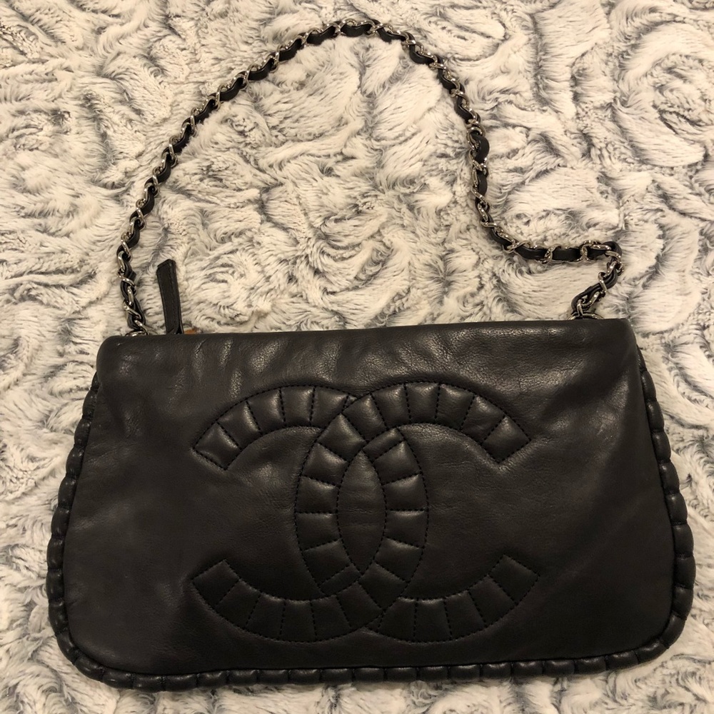 Never been worn Chanel Purse